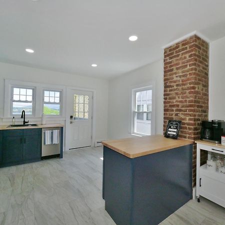 Deck View Of Hudson River & Mt Beacon / Boho Suite نيوبورج المظهر الخارجي الصورة